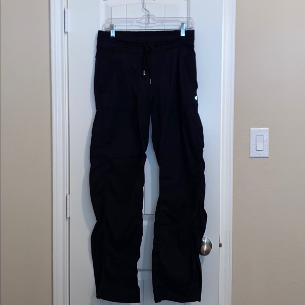 Lululemon size 8 wind pant